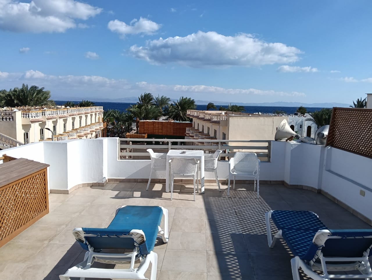 Rooftop room with sea view