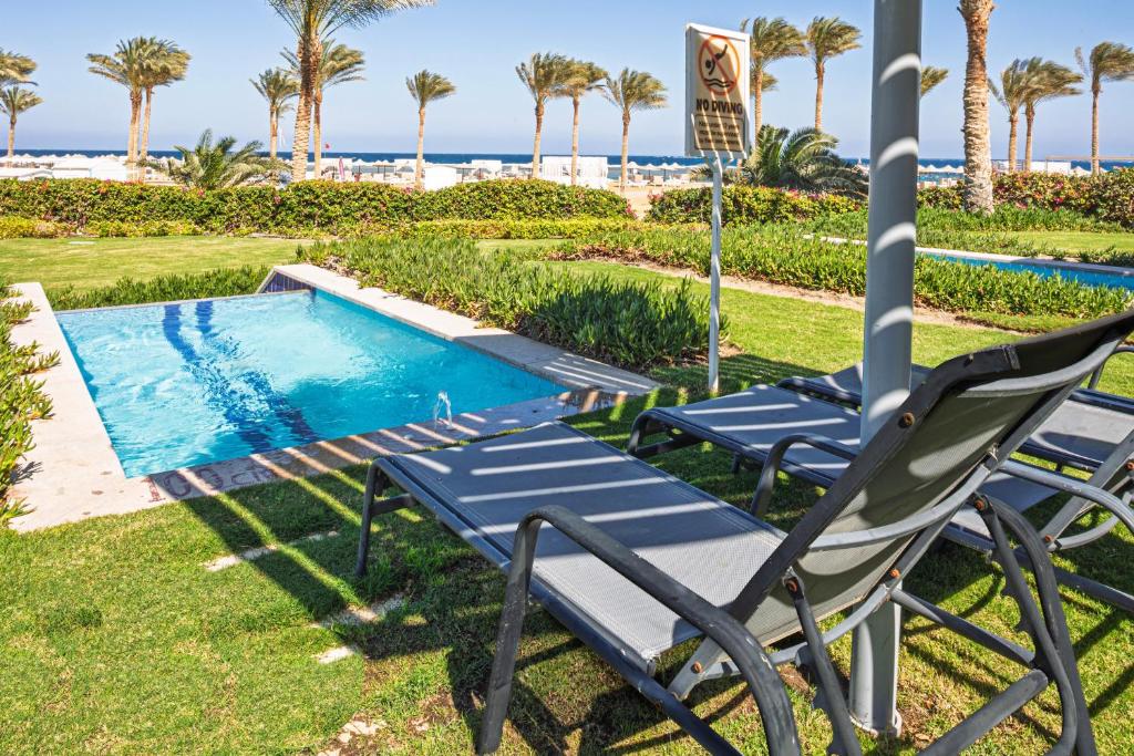 Signature Pool Suit Sea View 2 Adults