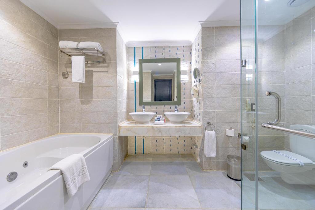 Signature Jacuzzi Suit Sea View 2 bedrooms 2 Adults