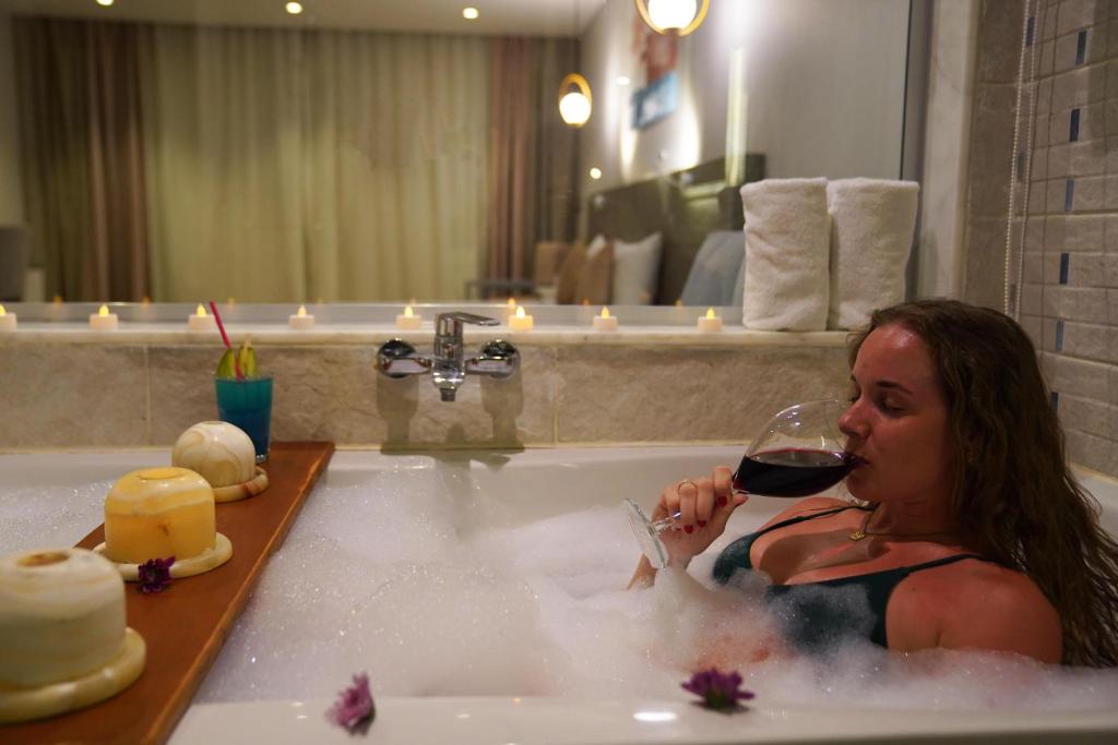 Premium Jacuzzi indoor Sea View 2 Adults