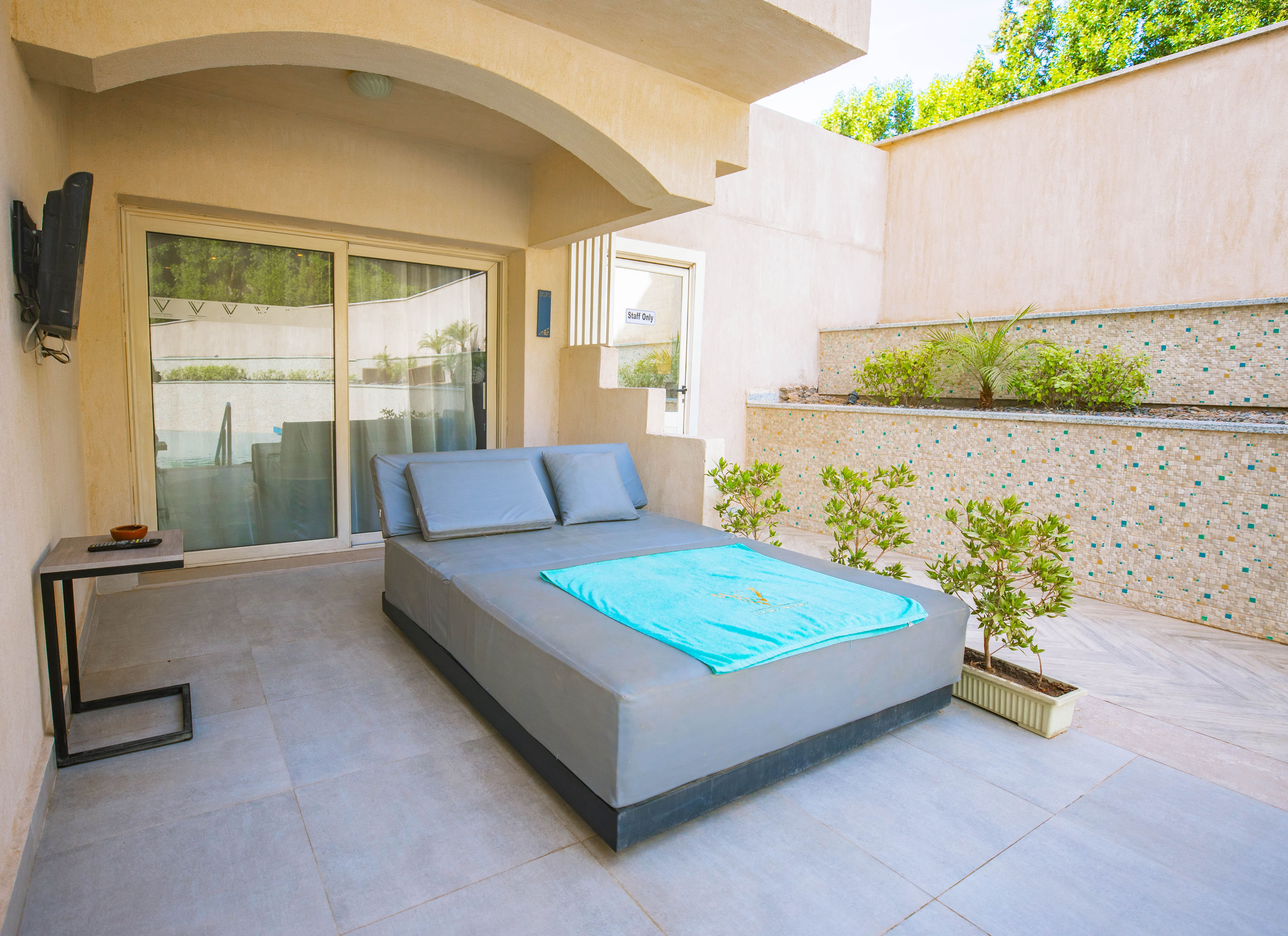 Deluxe Swim-up Room