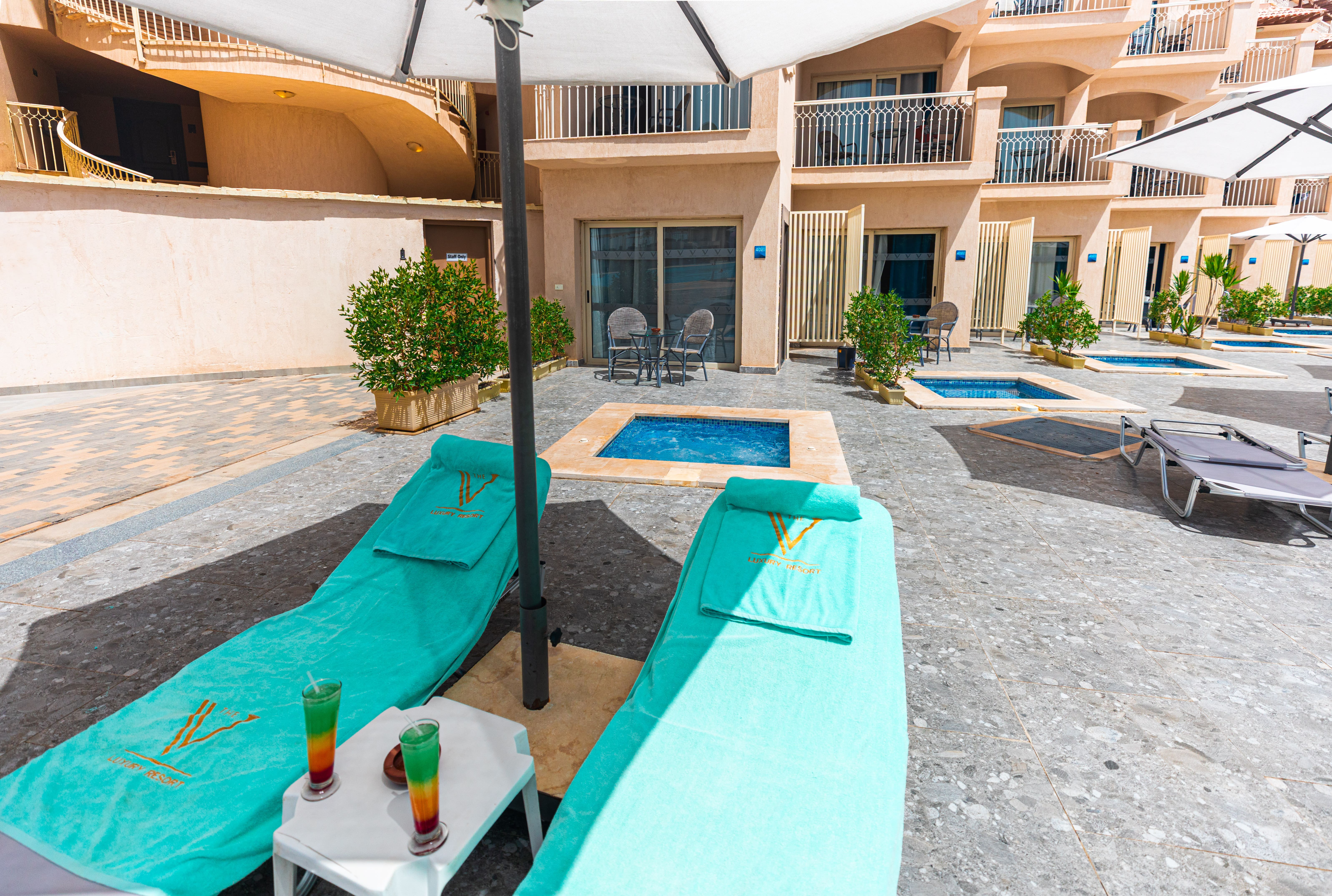 Deluxe Jacuzzi Room