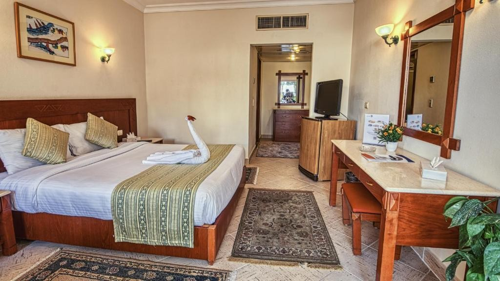 Suite with Pool View