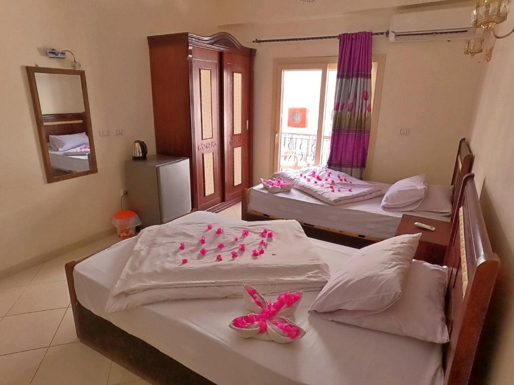 Deluxe Double Room (2 Adults + 1 Child)