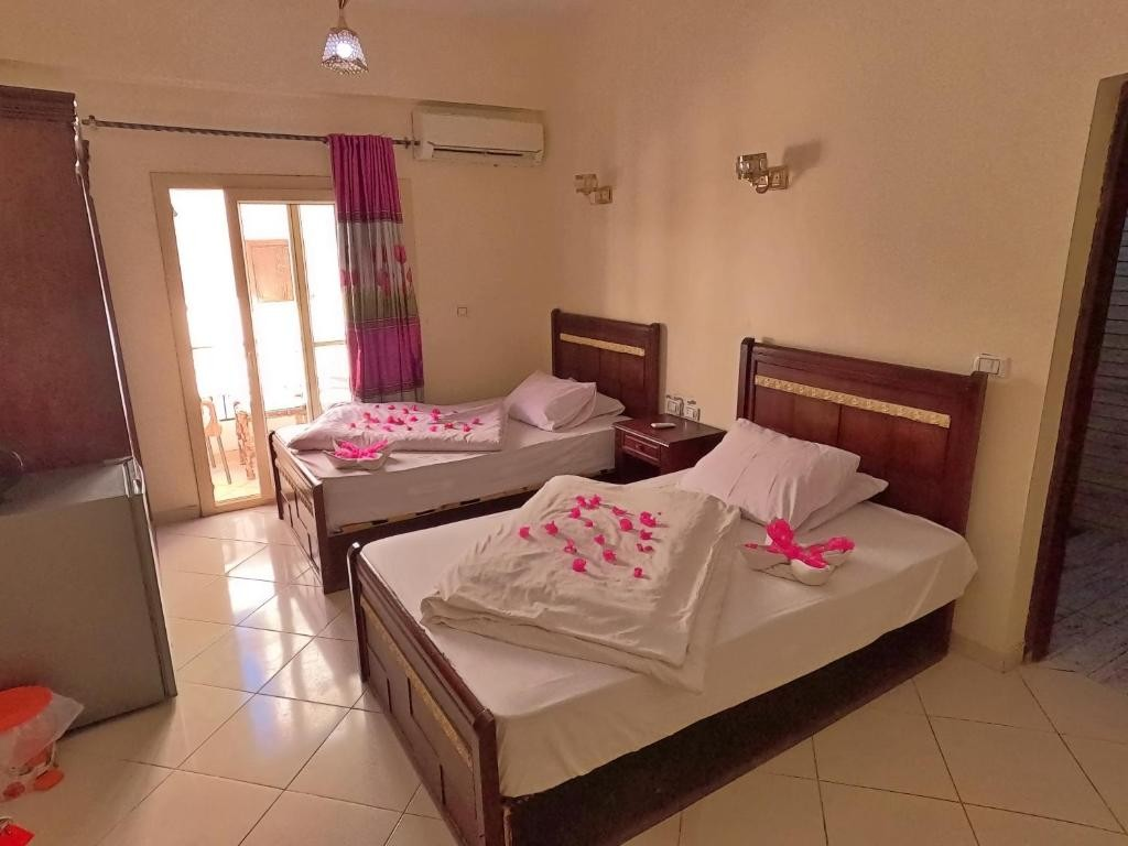 Deluxe Double Room (2 Adults + 1 Child)