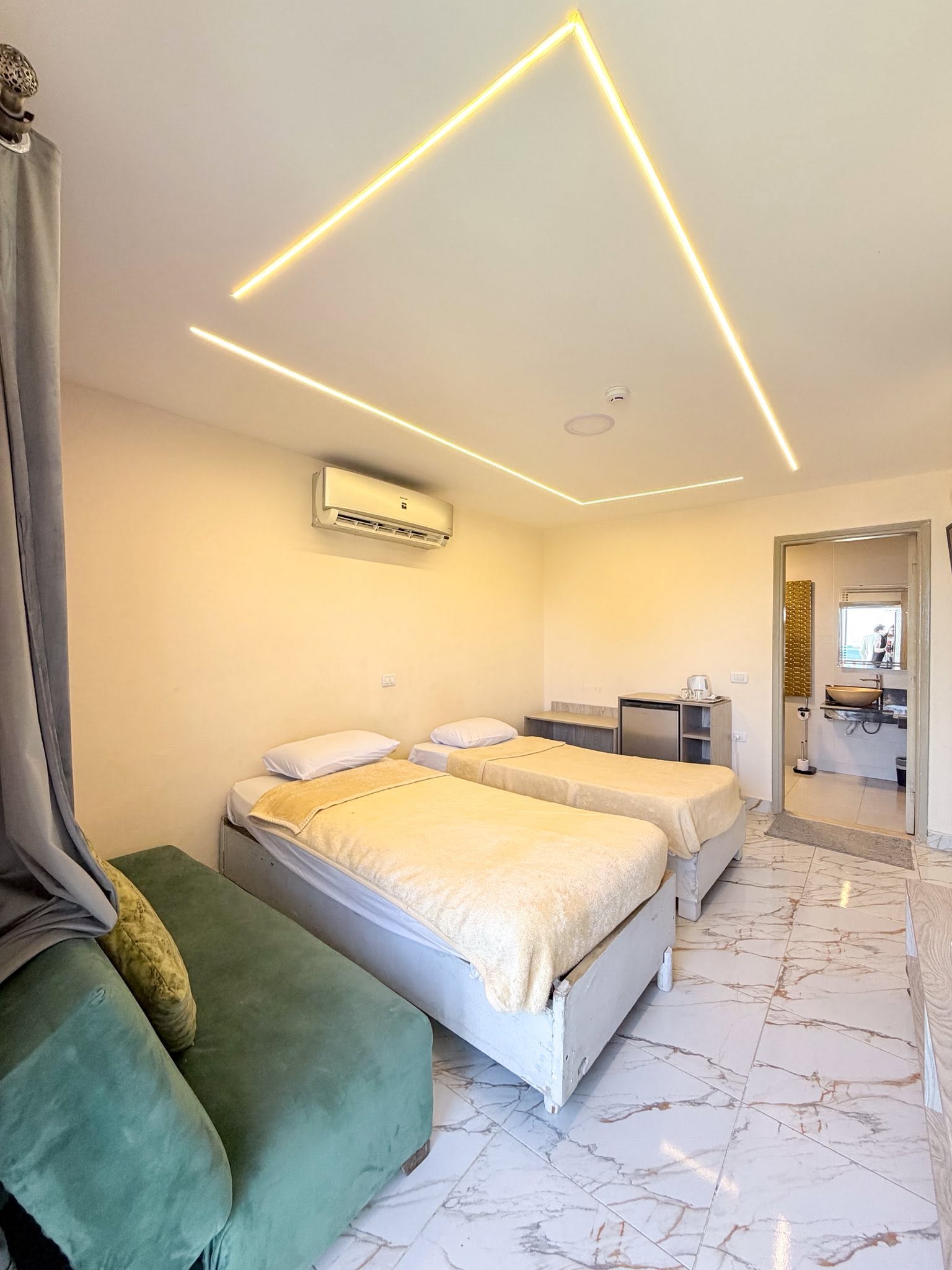 Triple Room