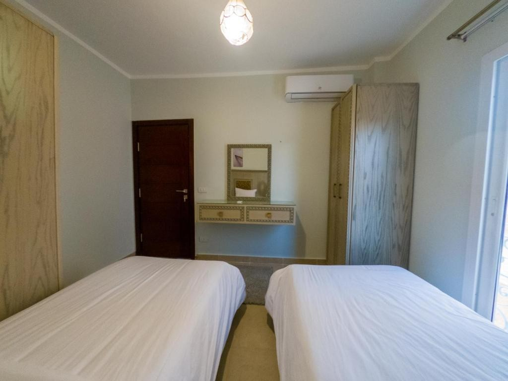 Triple Room - Pool View