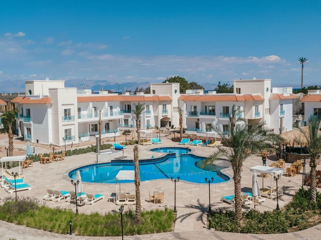 Triple Room - Pool View