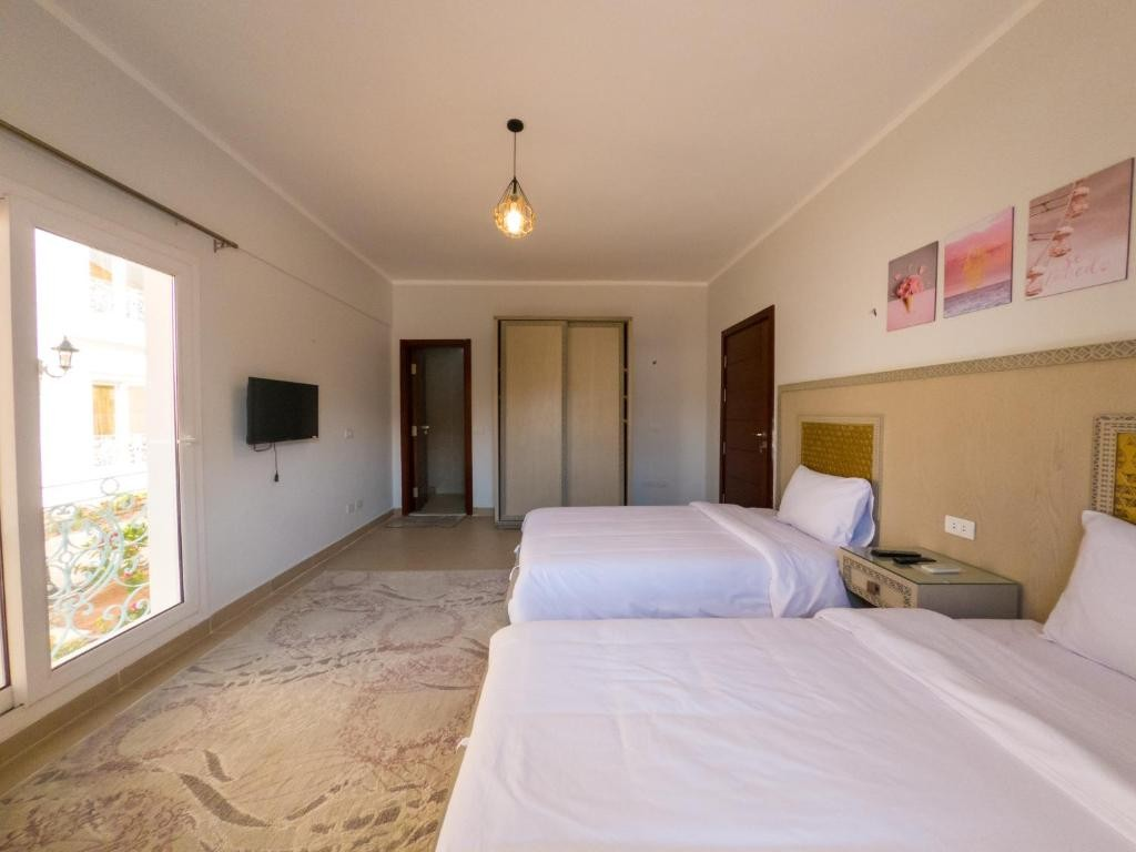 Quadruple Room - Pool View