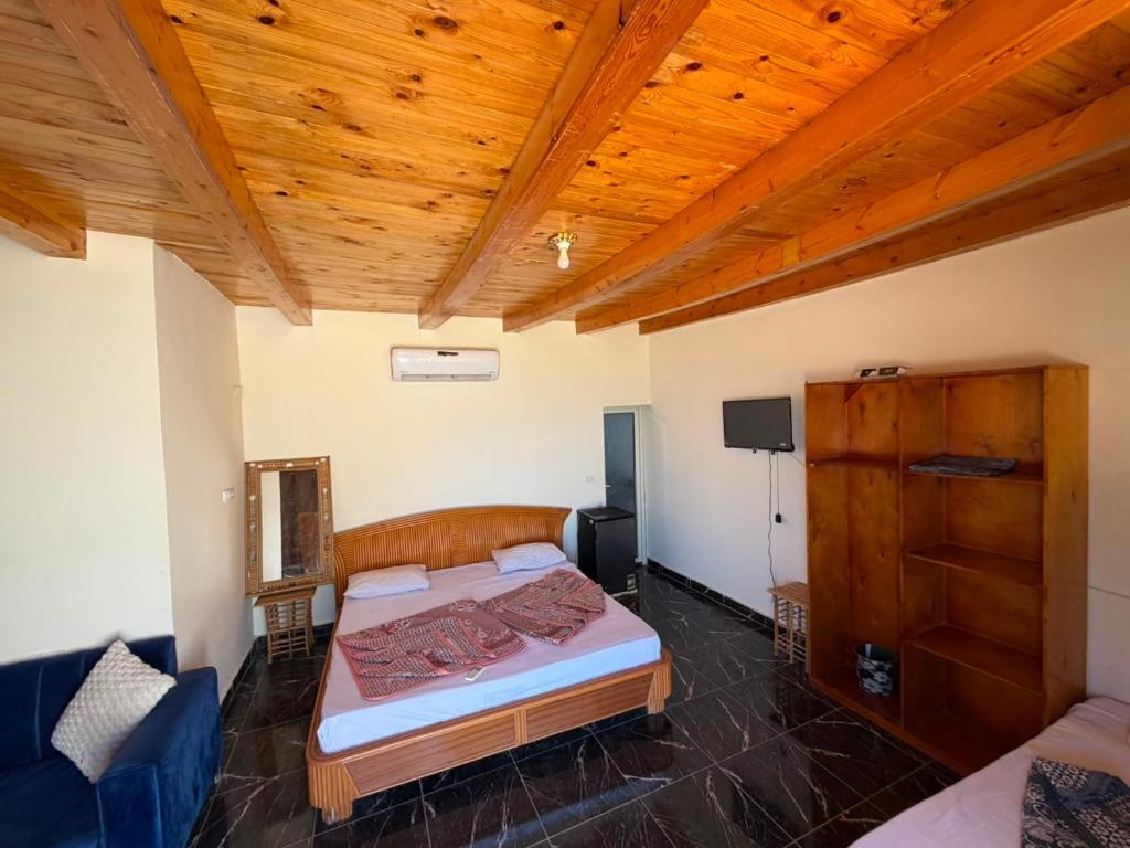 Single Room - Pool View