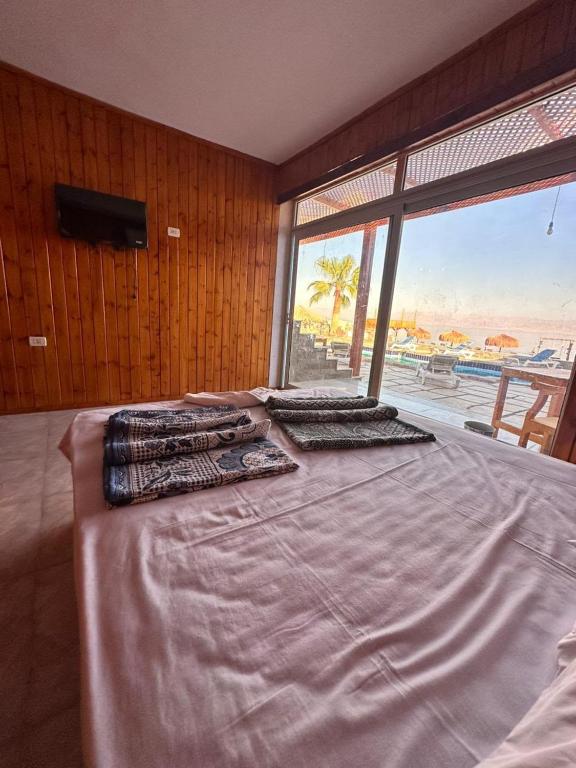 Single Room - Back View