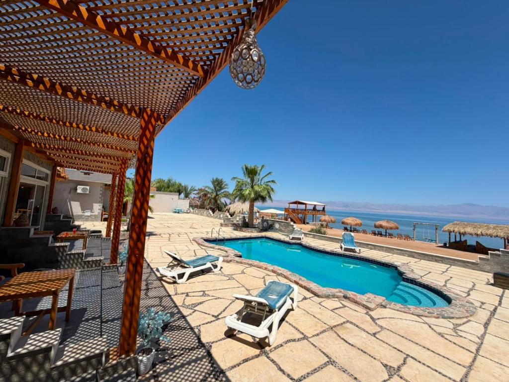 Quadruple Room - Pool View