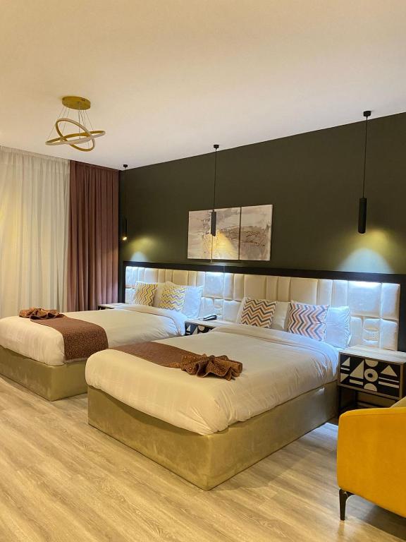 Deluxe Twin Private Terrace - Pyramids View