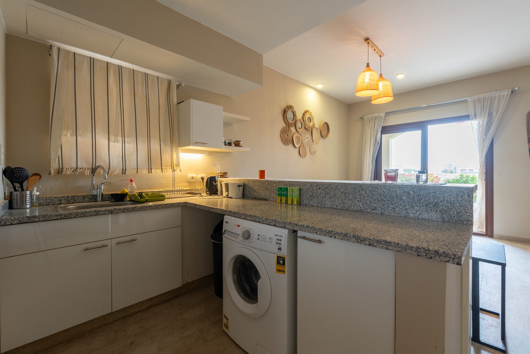 1 Bedroom - Canal View