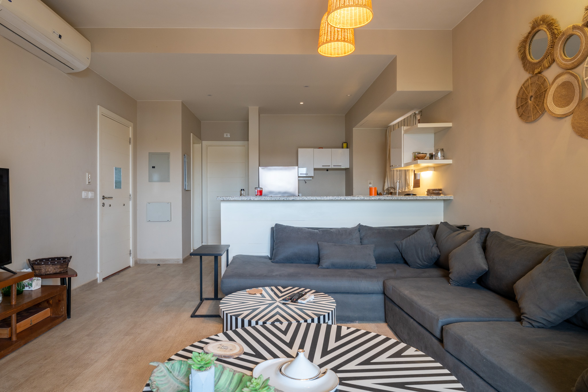 1 Bedroom - Canal View