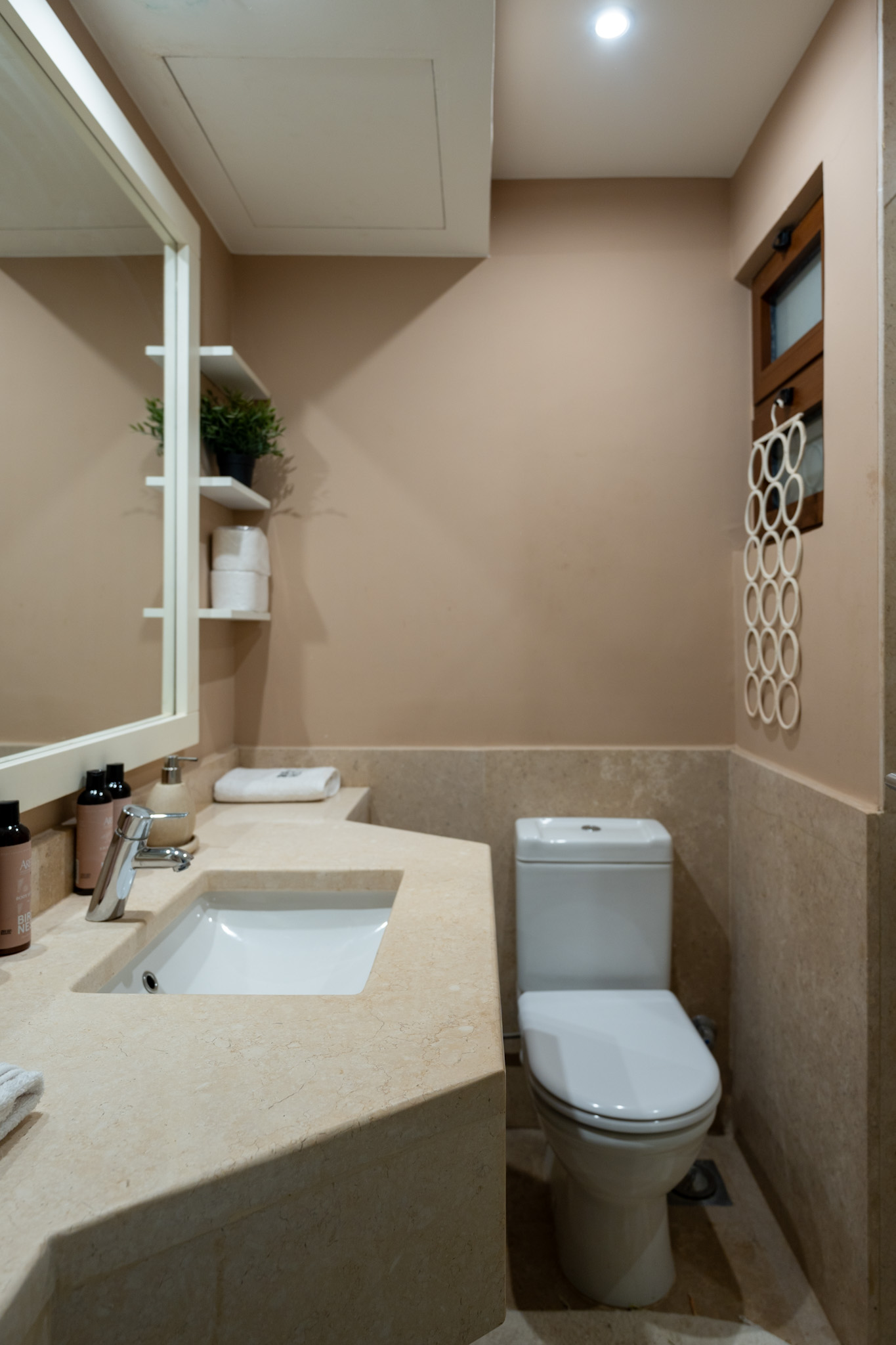 1 Bedroom - Canal View