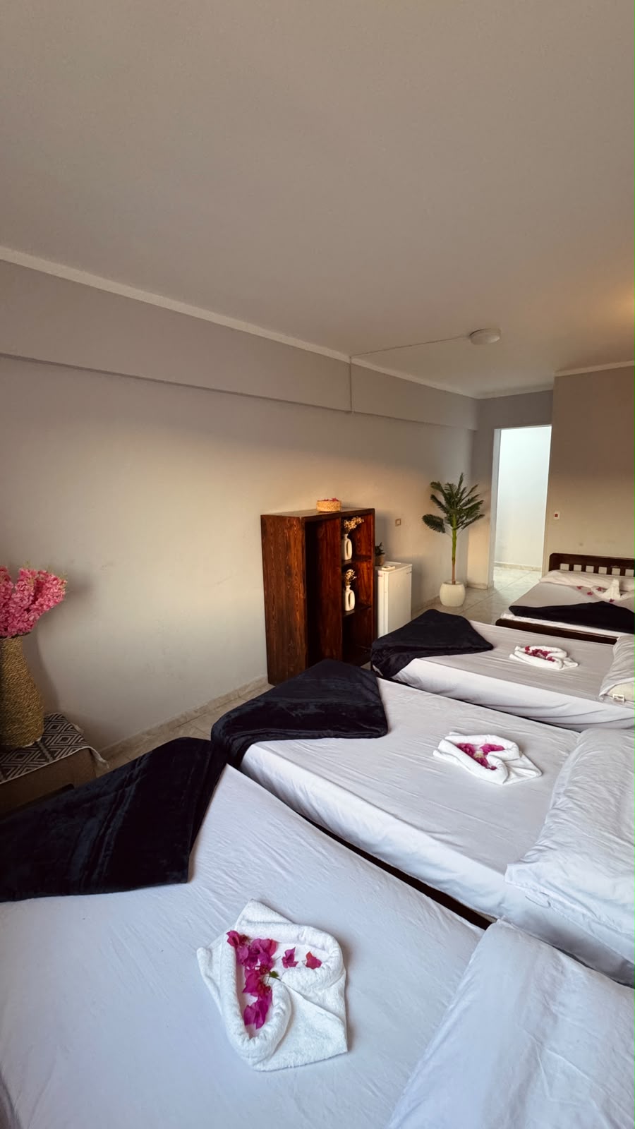 Quintuple Room