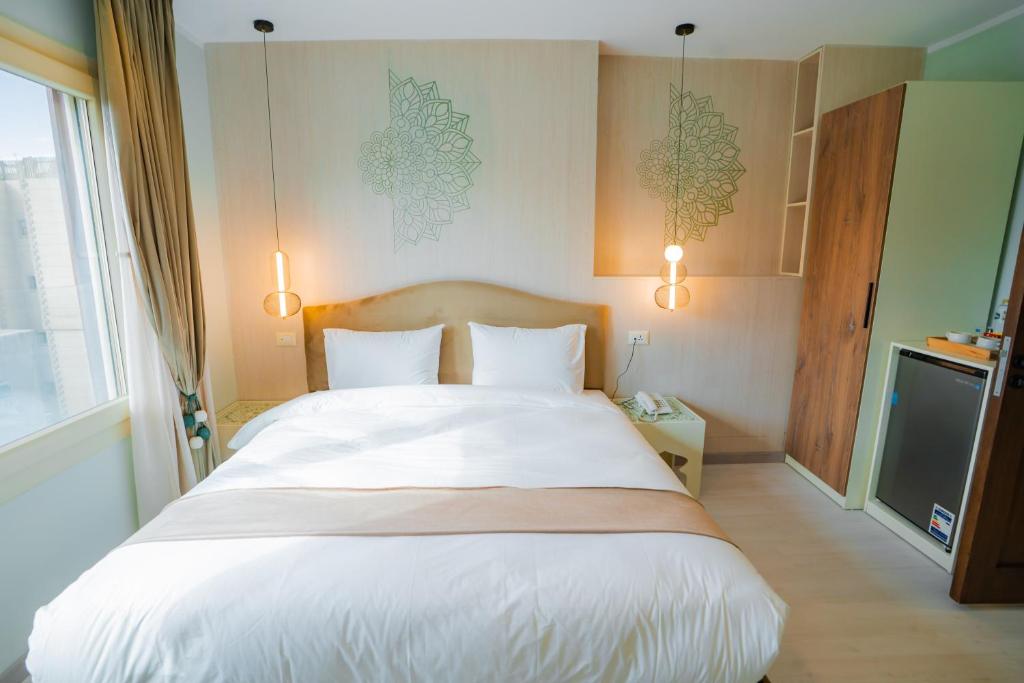 Deluxe Double Room - Pyramids View