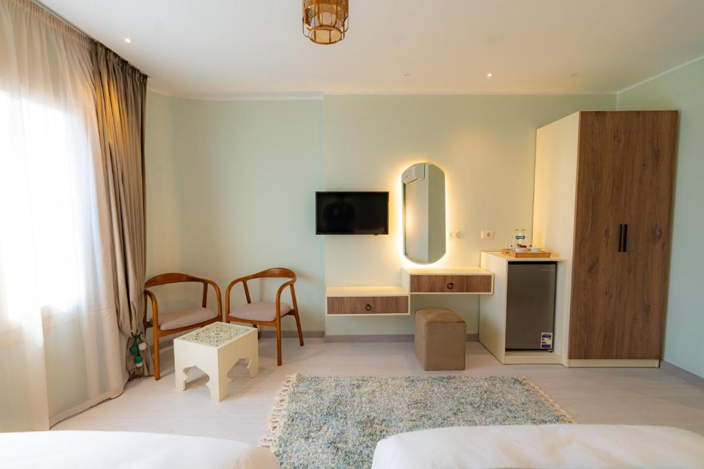 Standard Twin Room