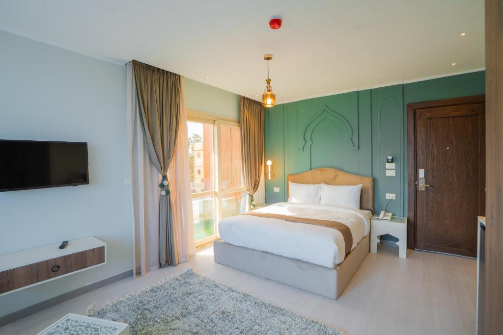 Deluxe Double Room Pyramids View with Spa Bath