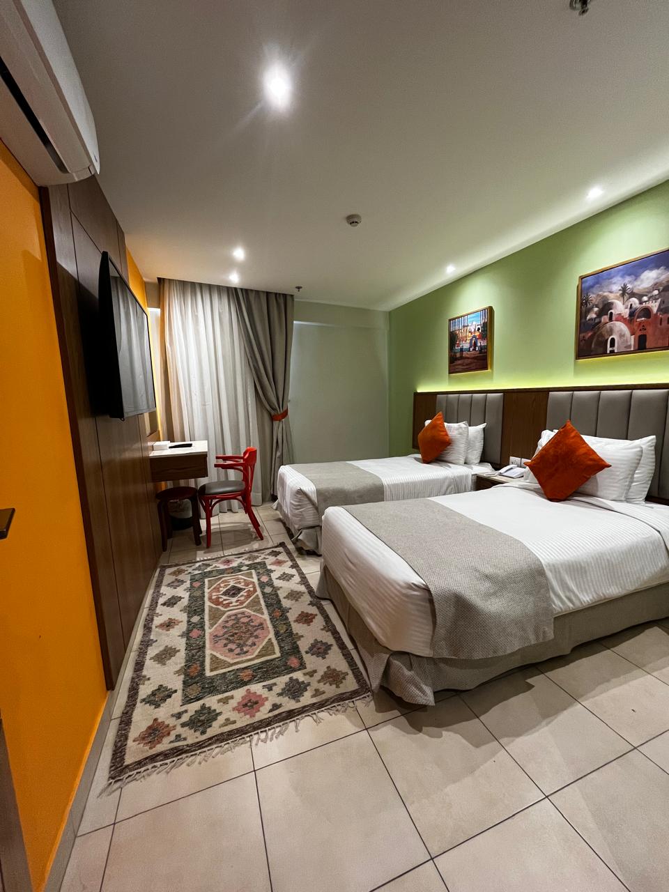 Quadruple Family Suite