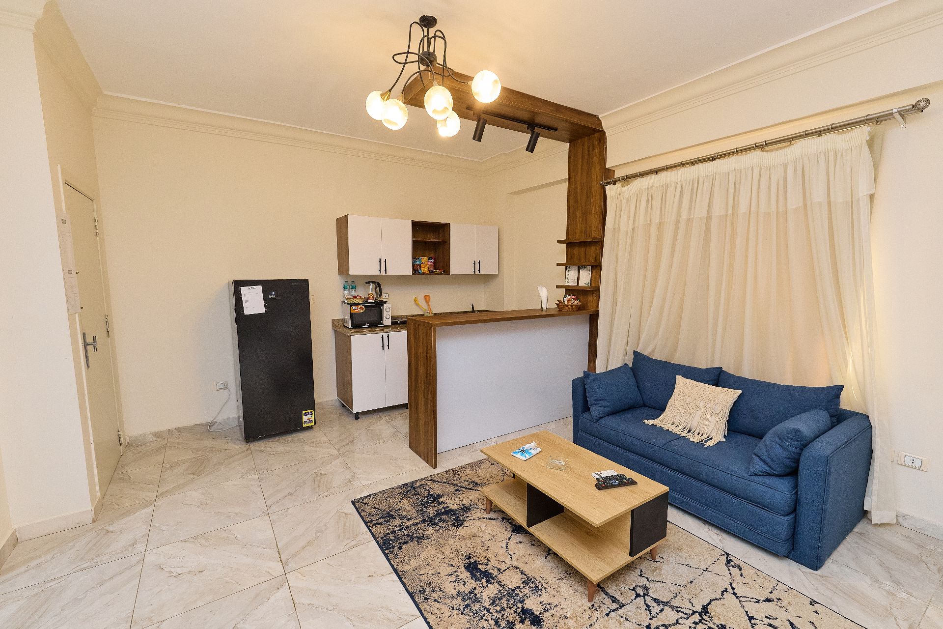 Studio With Queen Bed