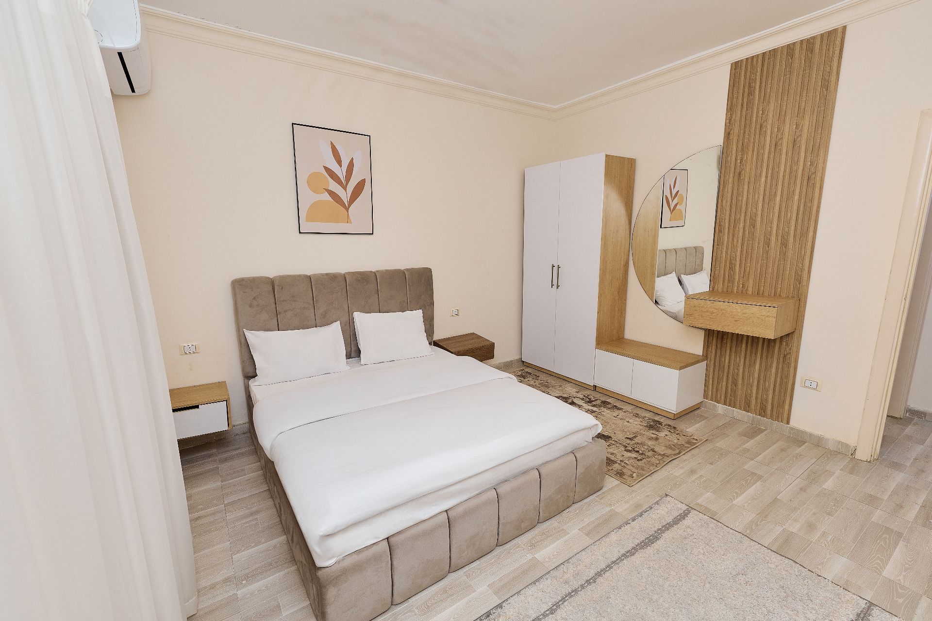 Apartment With Three Bedrooms & Living