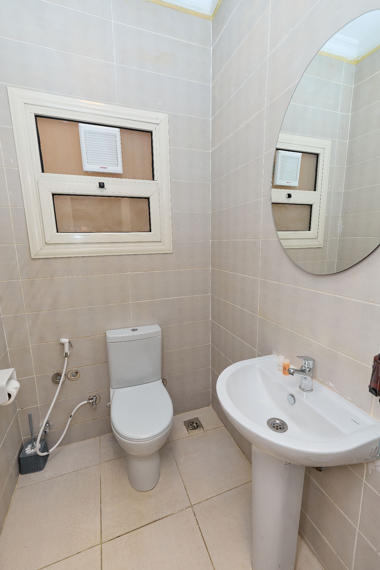 Apartment With Three Bedrooms & Living